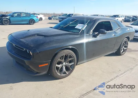 2017 Dodge Challenger Sxt z USA, uszkodzony, nr VIN 2C3CDZAG6HH627153